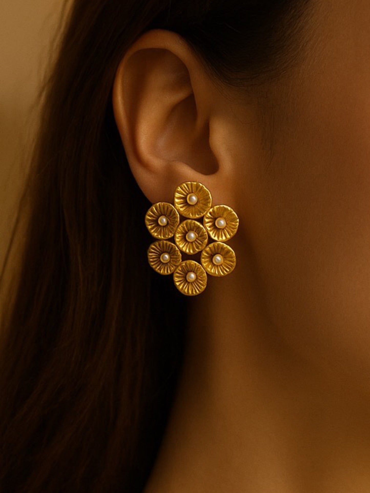 Stud Earrings Flower With Pearl Design