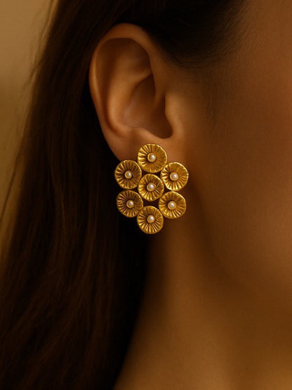 Stud Earrings Flower With Pearl Design