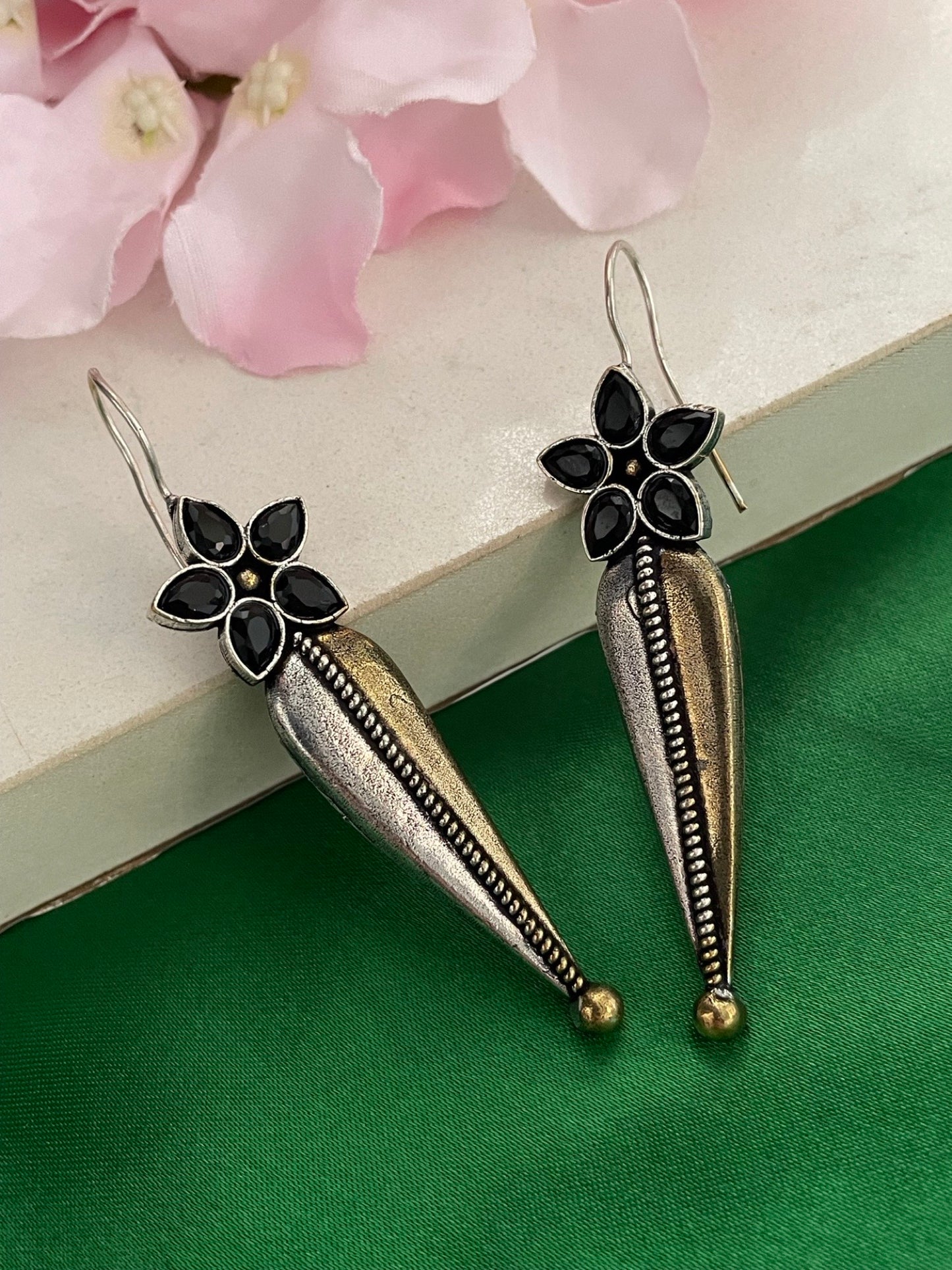 Stud Earrings Flower Black Enamel Design