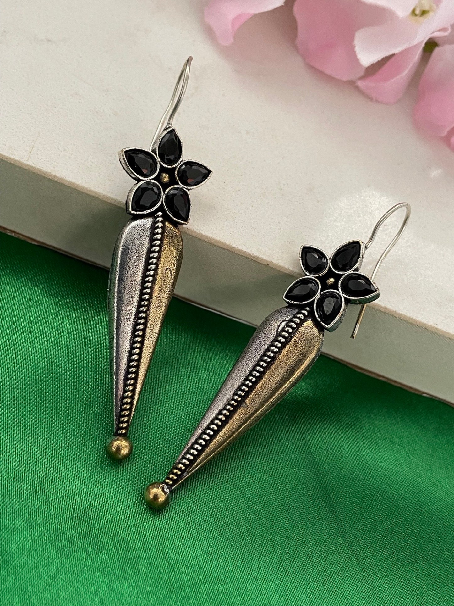 Stud Earrings Flower Black Enamel Design