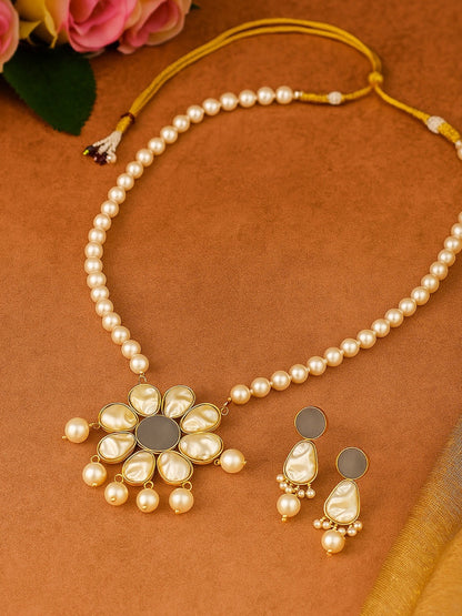 Flower Grey Stone Pearl Short Necklace Set