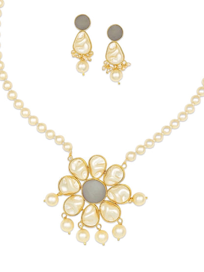 Flower Grey Stone Pearl Short Necklace Set