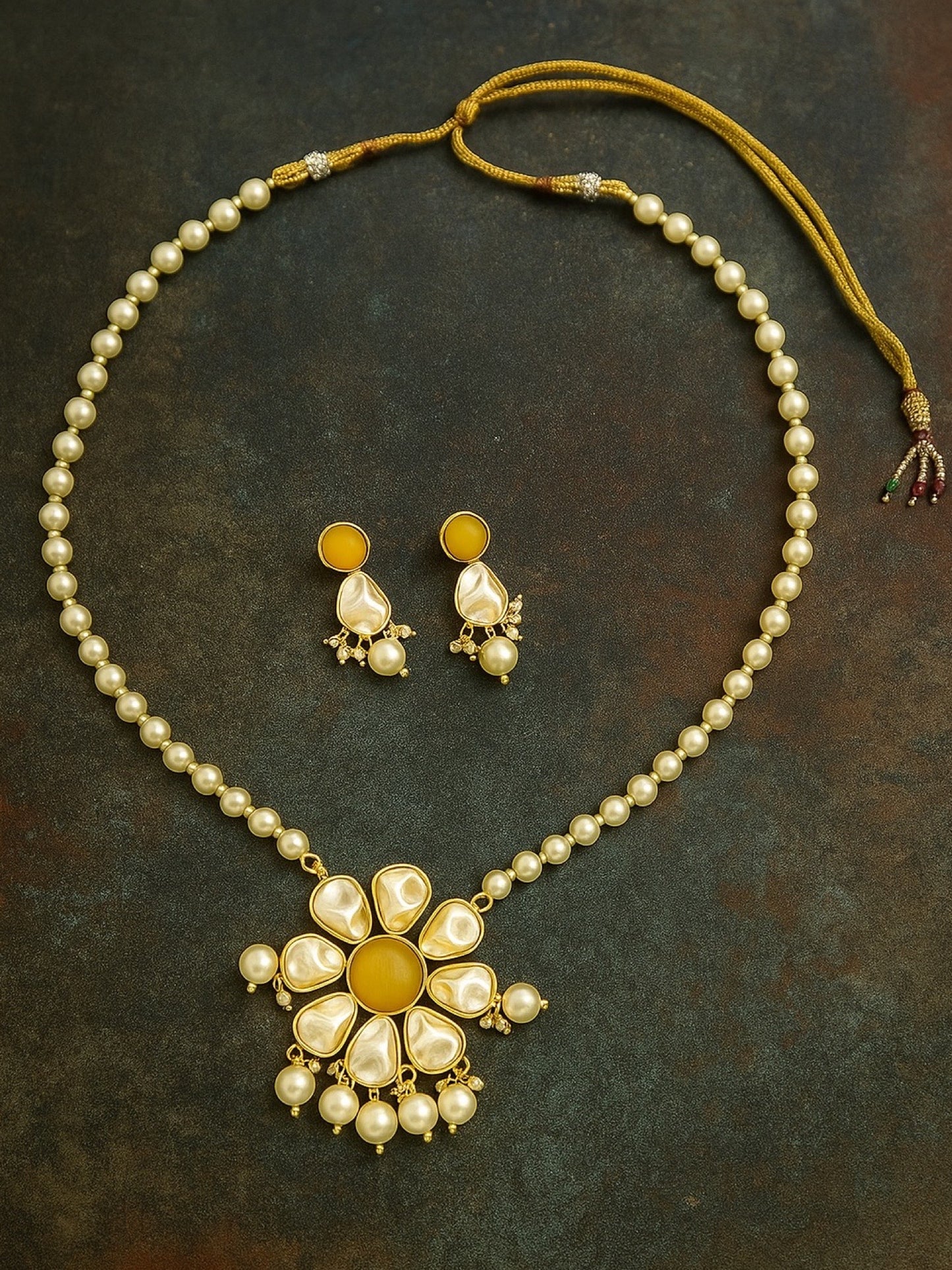 Flower Yellow Stone Pearl Short Necklace Set