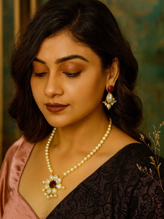 Flower Maroon Stone Pearl Short Necklace Set