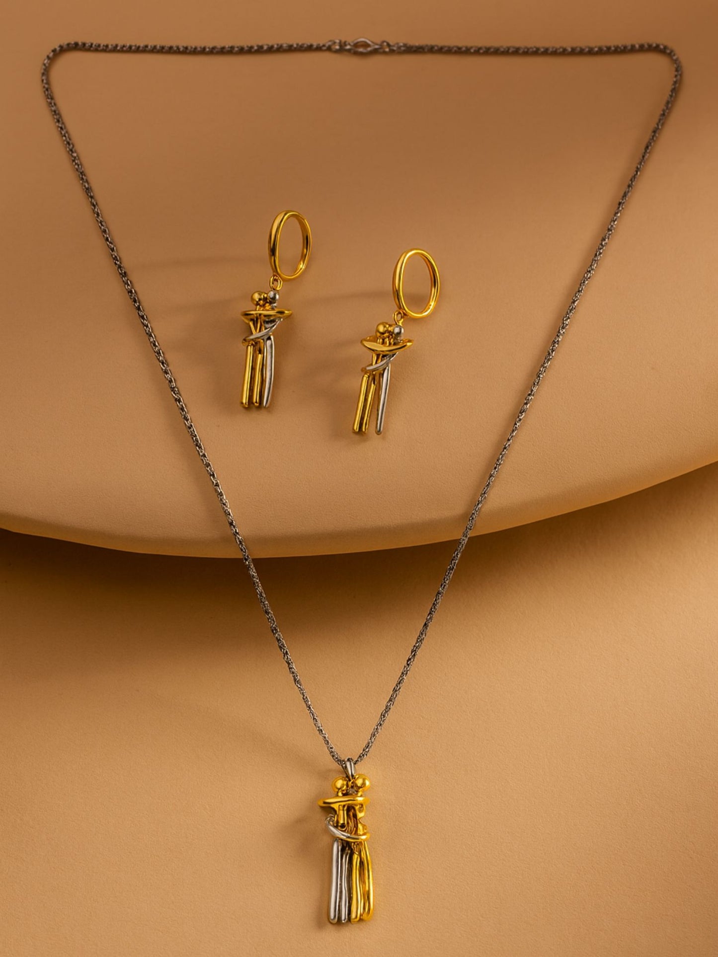 Two-Tone Hug Pendant Necklace Set for Women