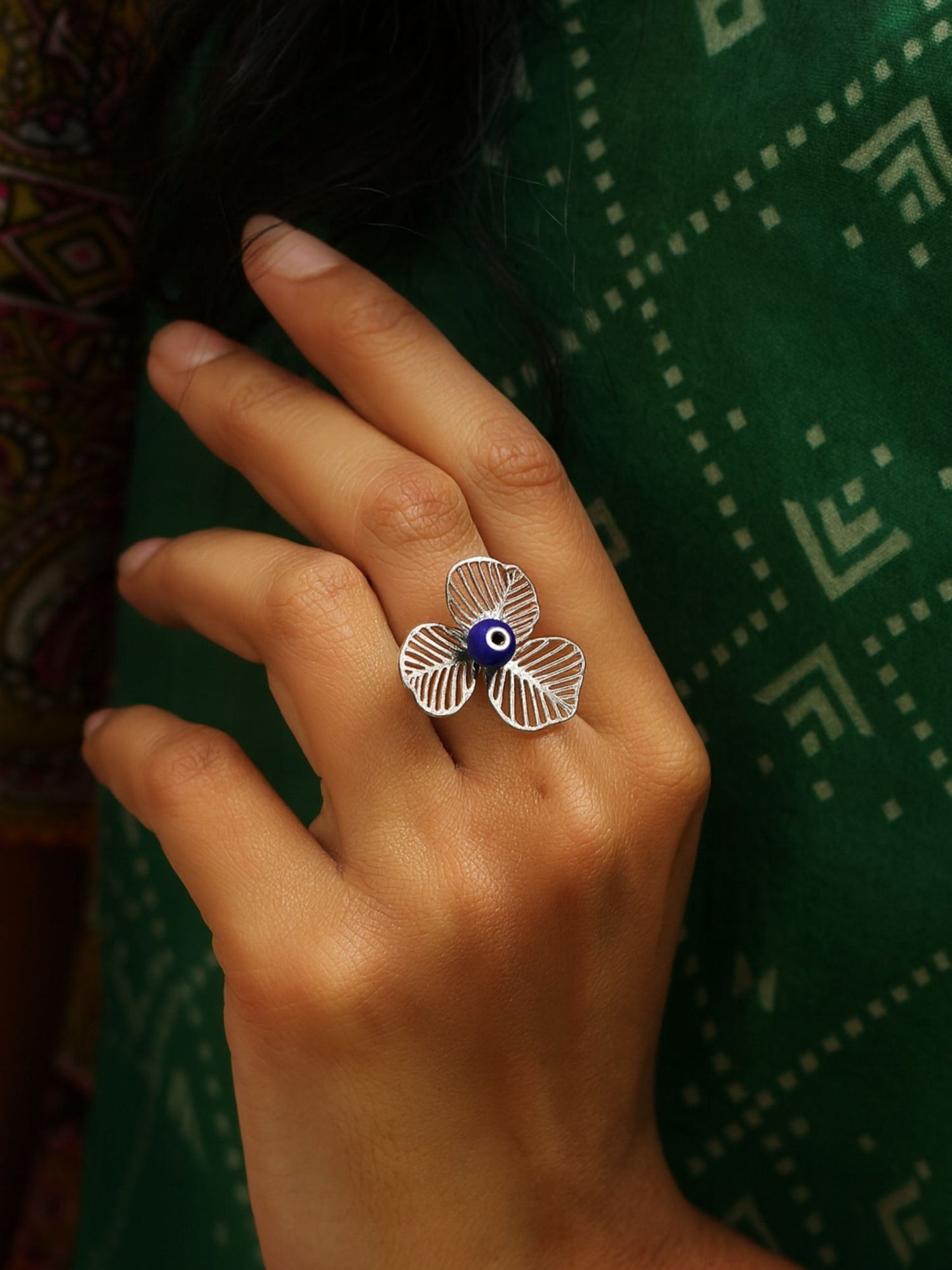 Silver-Plated Clover Flower With Evil Eye Finger Ring