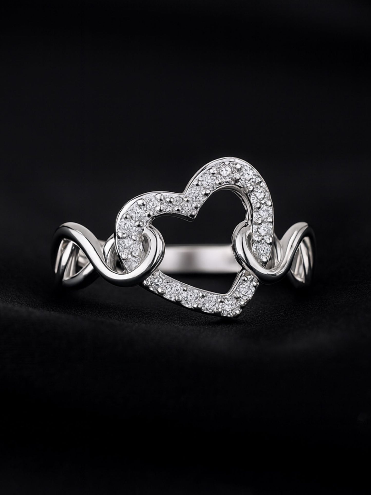 Silver-Plated American Diamod Heart Finger Ring