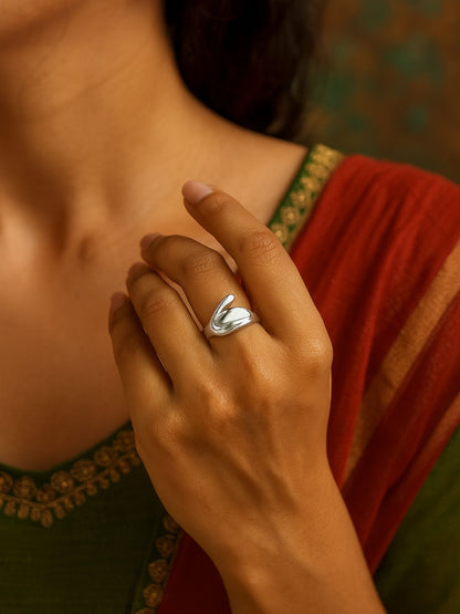 Silver-Plate Wave Finger Ring