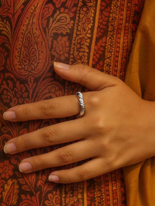 Silver-Plate Simple Knotted Finger Ring