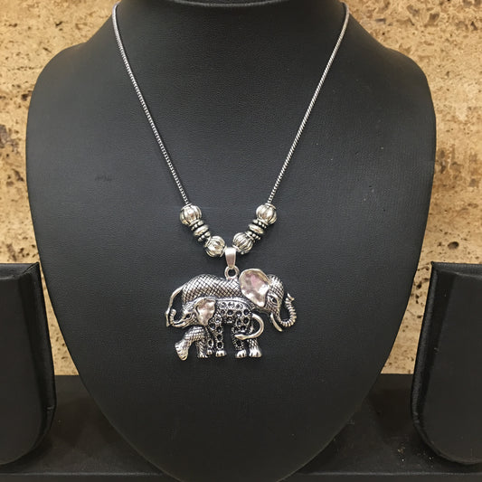 Digital Dress Room Hand crafted Silver Elephant Pendent Necklace
