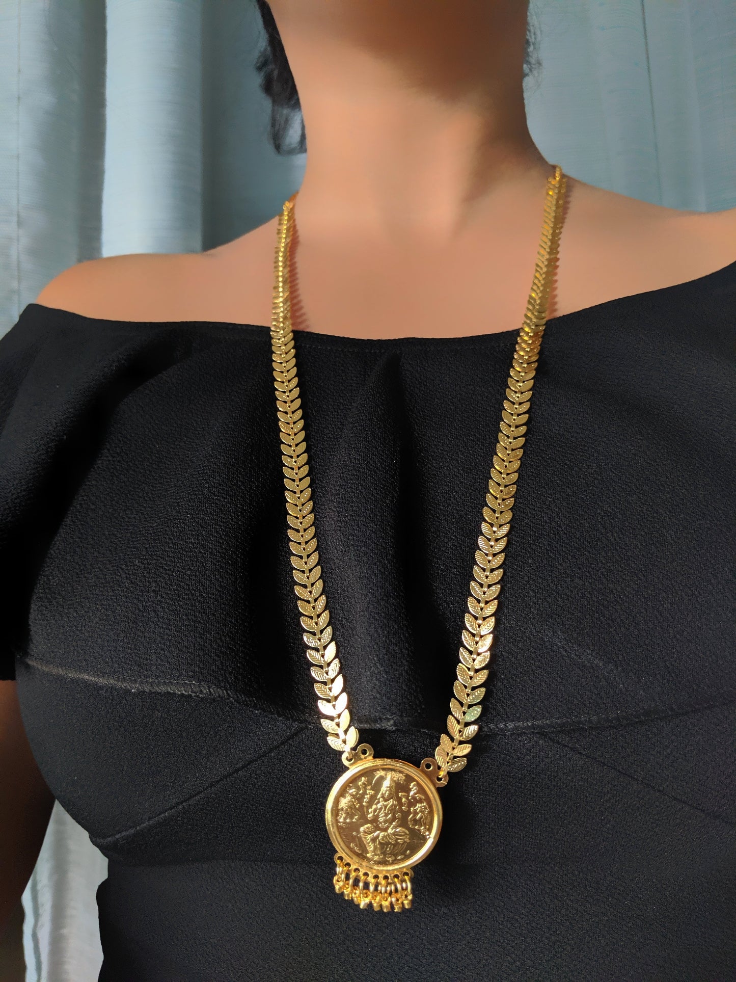 Digital Dress Room Gold Plated Alloy Round Lakshmi (Laxmi) Pendant Necklace