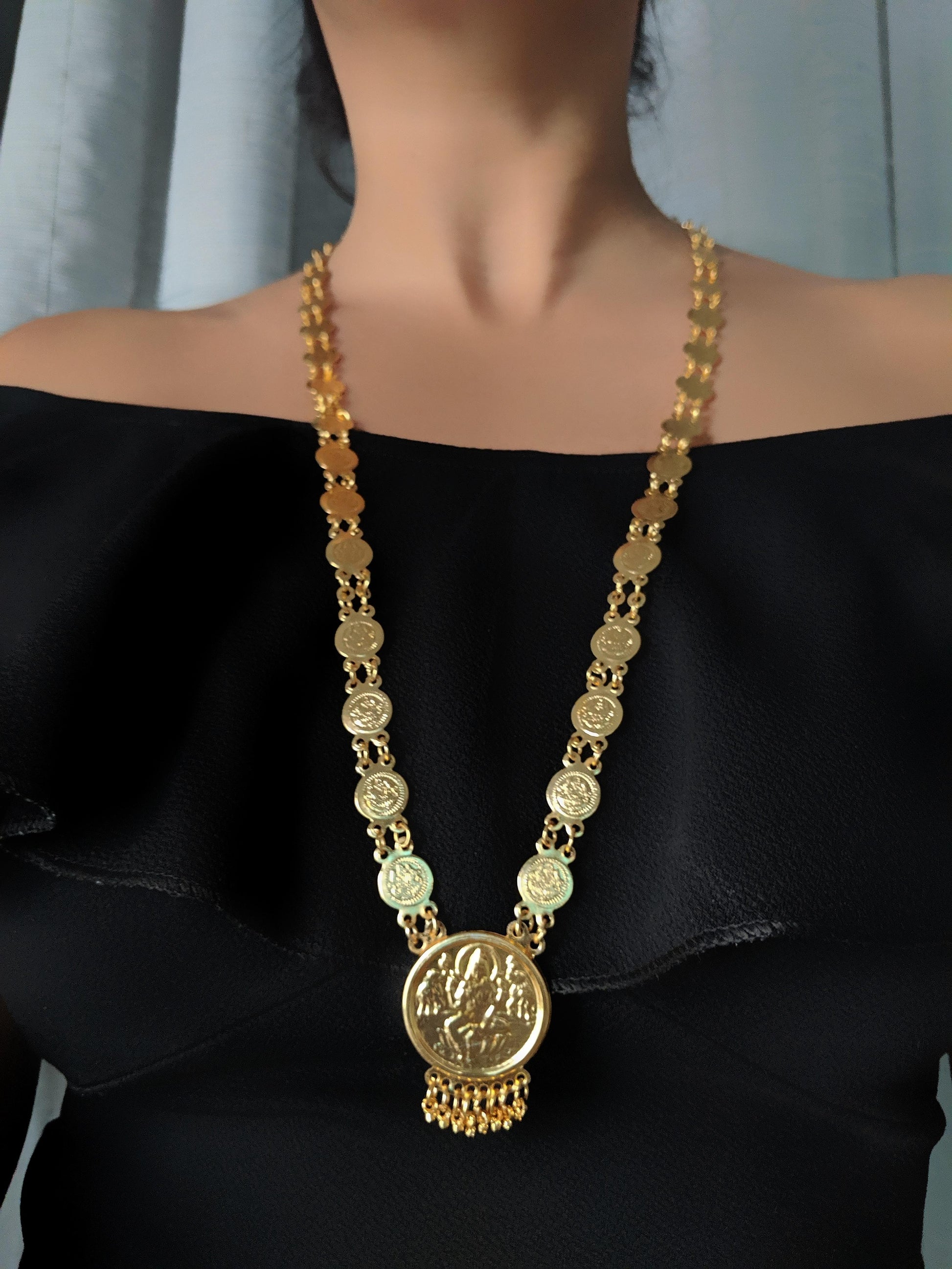 Digital Dress Room Gold Plated Alloy Round Lakshmi (Laxmi) Coin Pendant Necklace
