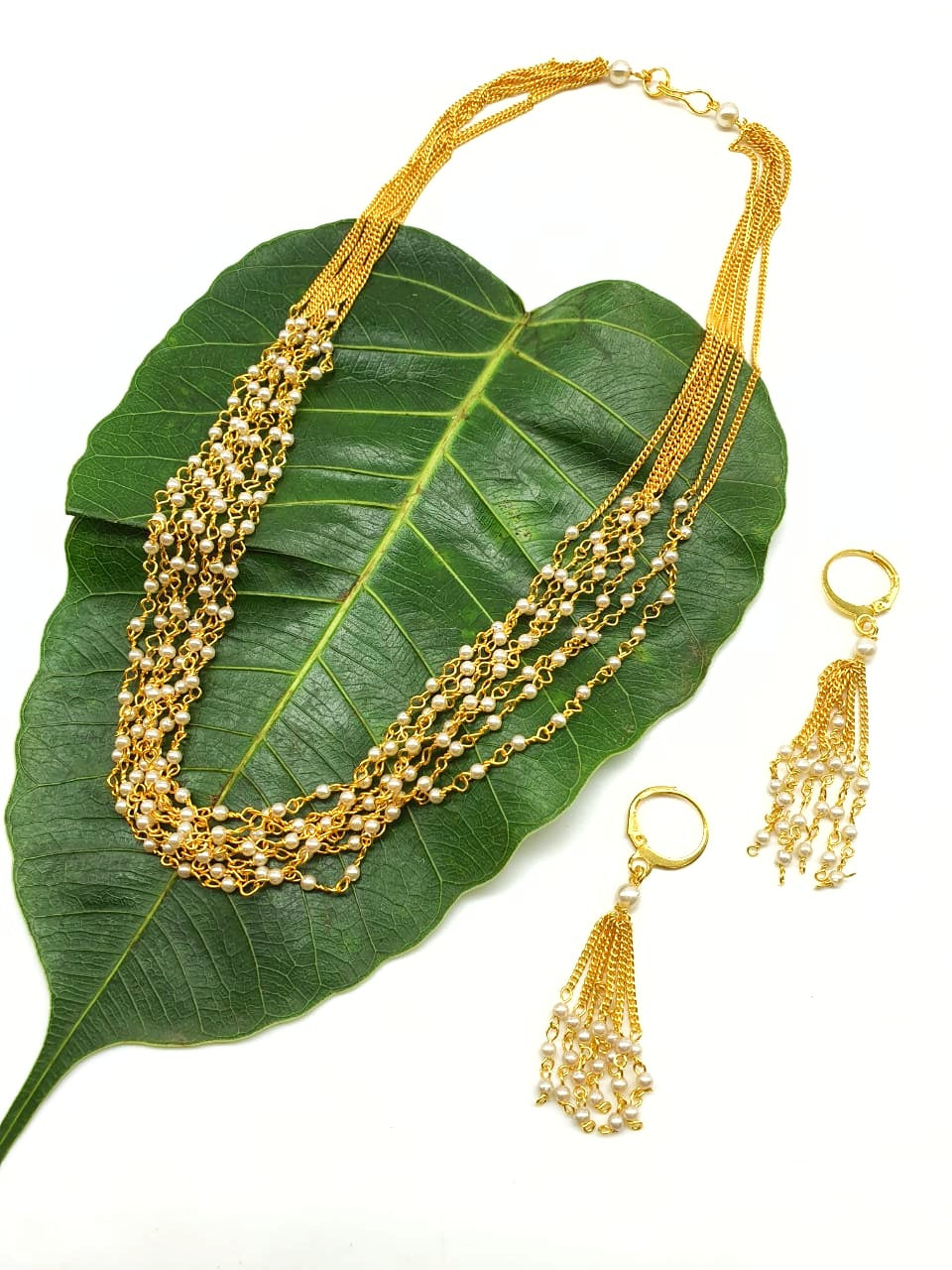 Digital Dress Room Gold Plated Jewelry Set with Multi Layer Gundla White Pearl Necklace with Hook Earrings