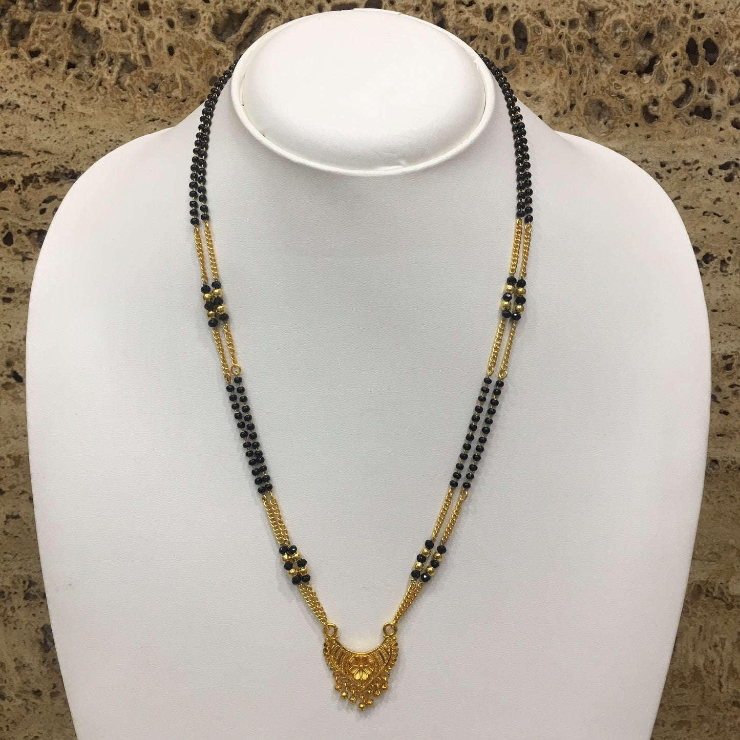 Digital Dress Room Short Mangalsutra Designs Gold Plated Latest Traditional Pendant Black Beads Gold Chain Double Layer Mangalsutra