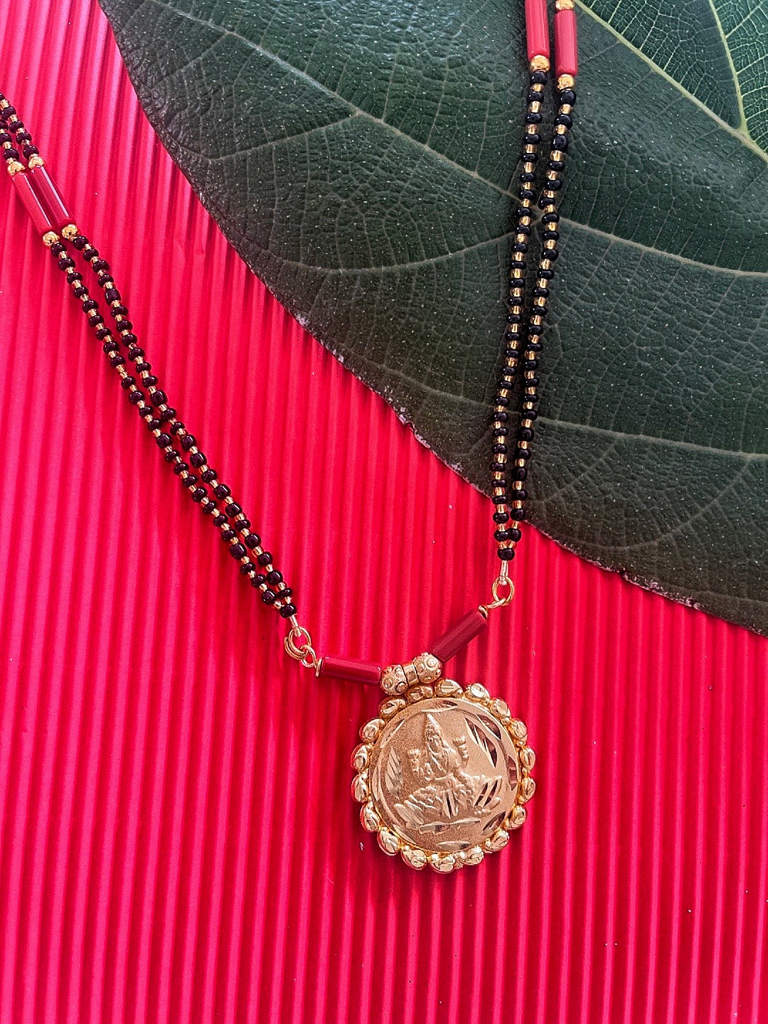 Long Mangalsutra Designs simple gold mangalsutra Laxmi Coin Pendant red black beads chain