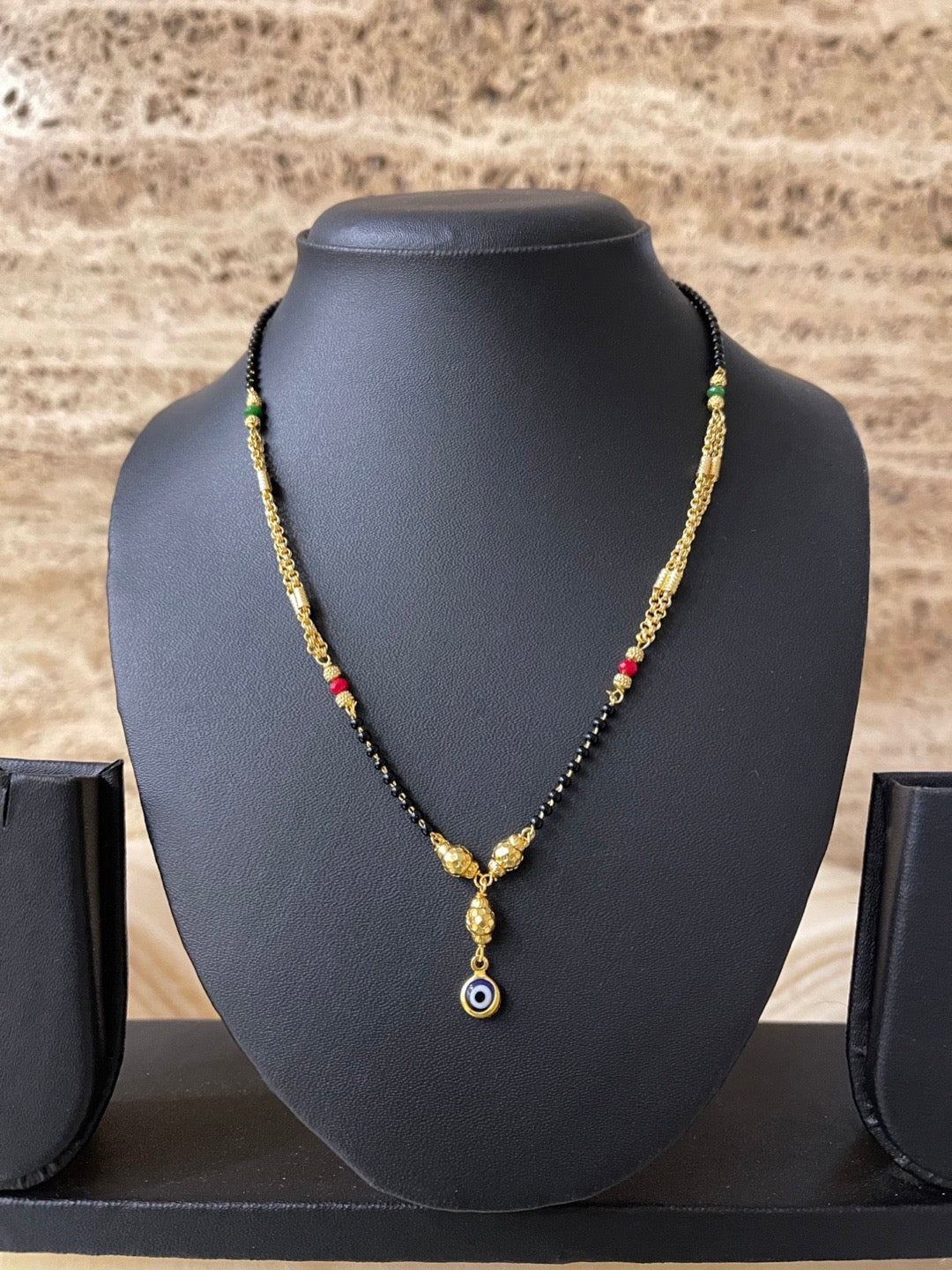 Simple mangalsutra hot sale design pic