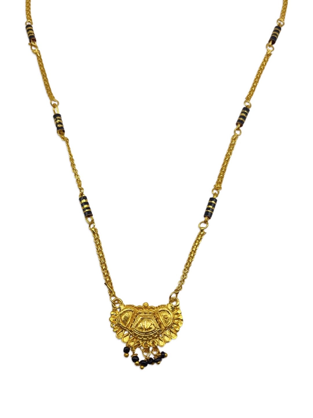 Chandukaka saraf short deals mangalsutra design