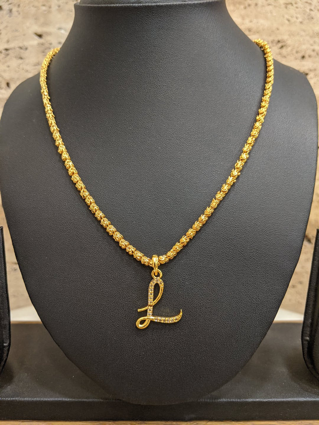 Gold letter l on sale pendant