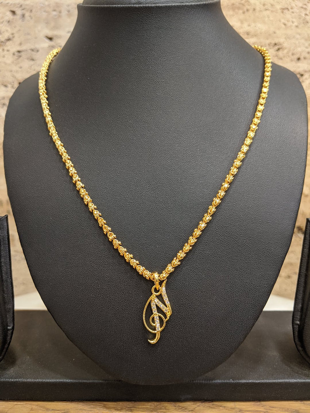 1 gram gold chain deals with locket